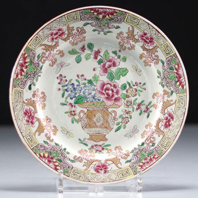 Assiette en porcelaine famille rose décor floral 18ème