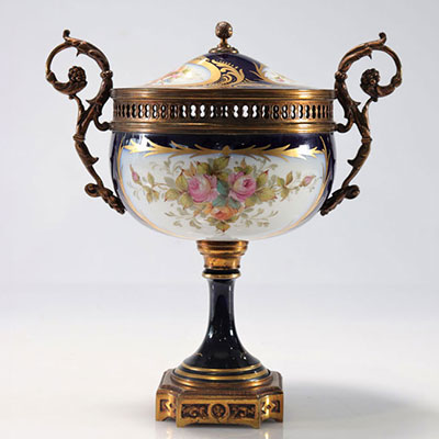 Coupe potpourris en porcelaine de Sèvres monture en bronze