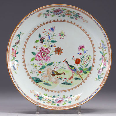 Chine - assiette en porcelaine Qianlong à décor d'oiseaux et de fleurs, XVIIIe siècle.