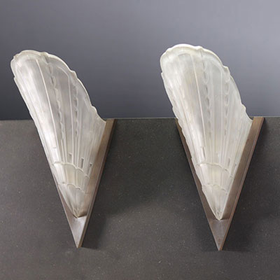 Jean GAUTHIER ( EJG) - Pair of Art Deco sconces in stylized glass.