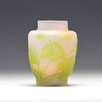 Emile GALLÉ small acid-etched vase decorated with flowers