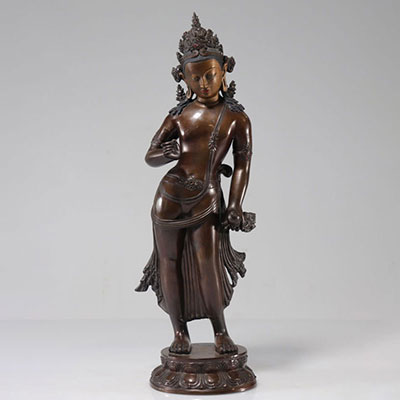 Bodhisattva grande statue en bronze avec incrustions de pierres Tibet XIXème