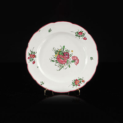 Lunéville France Plate decorated with a bouquet of flowers. 18th -