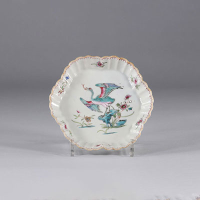 Plat polylobés en porcelaine famille rose à l'oiseau ,Chine XVIII ème époque Qianlong