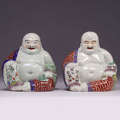 Chine - paire de Bouddha en porcelaine Famille rose.