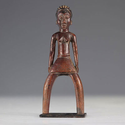 Lance-pierres en bois sculpté Afrique début XXe siècle