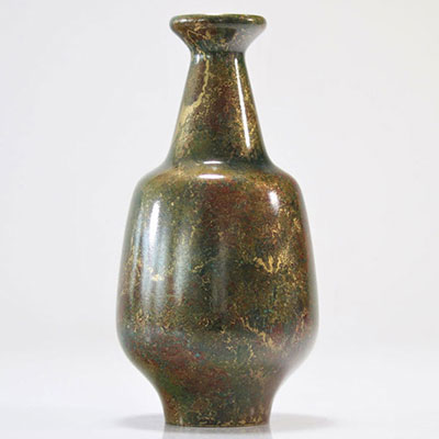 Vase japonais en bronze avec une patine d’or et de couleur verte du XXème siècle