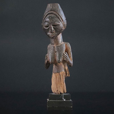 Sculpture Luba RDC personnage féminin