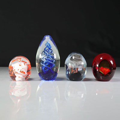 Paperweight. Lot of 4 different origins