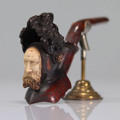 Rare pipe à système à tête de chevalier. Casque amovible tête de lion XIXème siècle