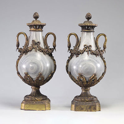 Pair of marble and bronze cassolettes decorated with swans