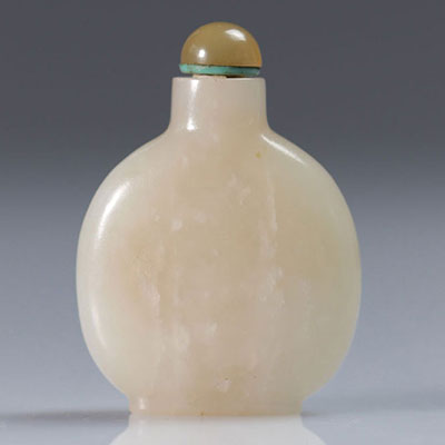 China 18th century jade snuffbox