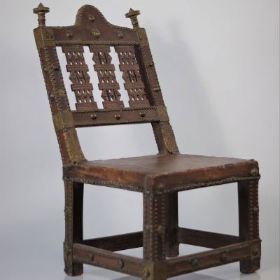 dignitary chair