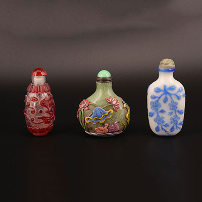 中国 - 三个中国玻璃鼻烟壶 约1900年
