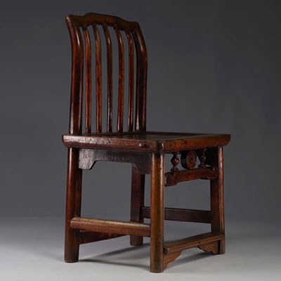 Chine - Petite chaise en bois dur, XVII/XVIIIe siècle.