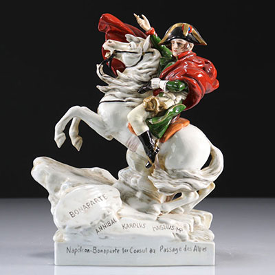 Porcelaine de Saxe groupe figurant Napoléon