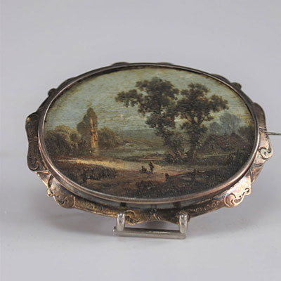 Brooch decorated with a beautiful 18th century painting