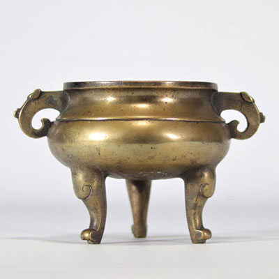 Rare brûle parfum en bronze tripode d'époque Ming (明朝)