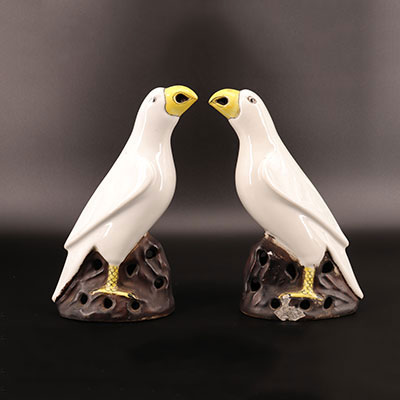 Chine - Paire d'oiseaux en porcelaine