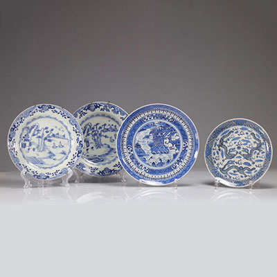 Lot d'assiettes (4) en porcelaine blanc bleu XVIIIème