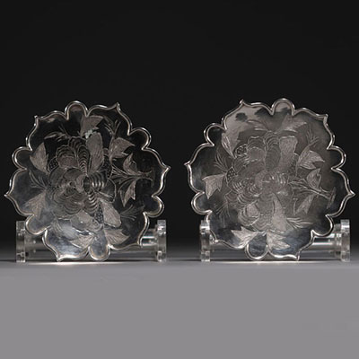 China - Pair of leaf-shaped solid silver trays, early 20th century.