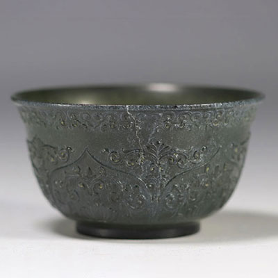Green jade bowl from China from 19th century