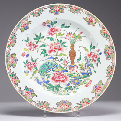 Assiettes en porcelaine famille rose XVIIIème