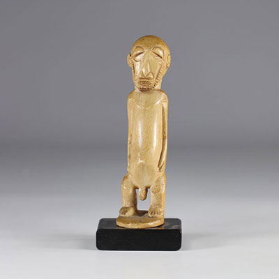 Boyo statuette - ivory - beautiful patina - coll. private Belgian - early 20th century - DRC - Africa