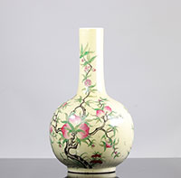 Chine vase en porcelaine, décor de pèches époque Qing