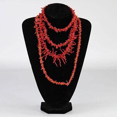 Necklaces (4) in red coral