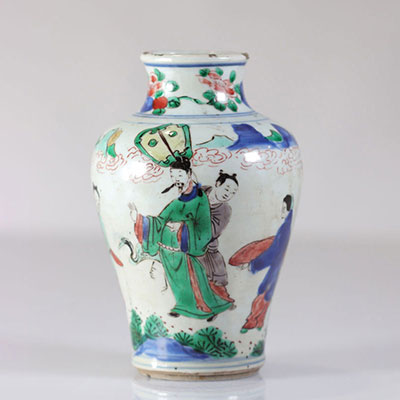 Transition period vase decorated with characters