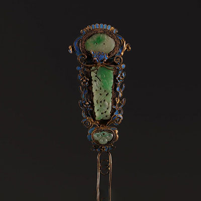 China - Cloisonné enamel and green jade hairpin with feather design, Qing period.