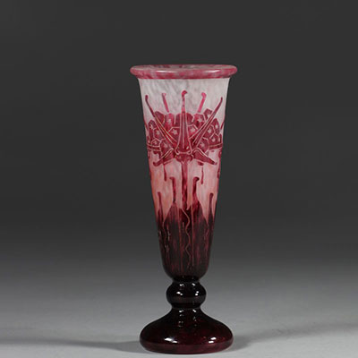 Le verre Français vase Art Déco motif floral dégagé à l'acide