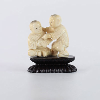 China sculpture of two children early 20th century