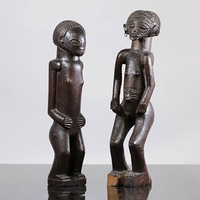 Large couple Tchokwe Angola dark patina early 20th century