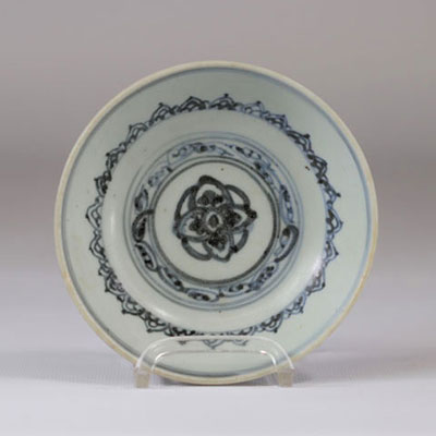 China white blue bowl Ming period