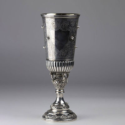 Very fine solid silver cup, carvings, hallmarked with a 19th century eagle