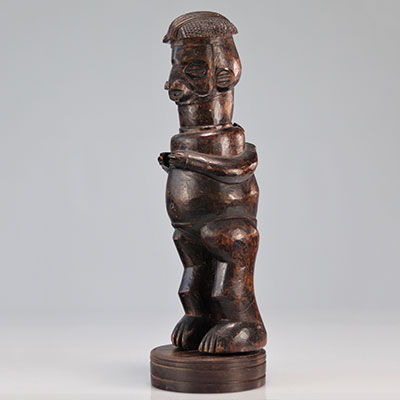 Statue Yaka carved character beautiful dark patina Ex col: David Libotte Brussels