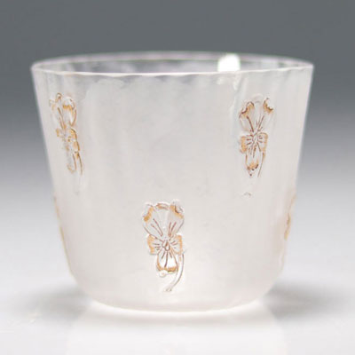 Daum Nancy - Frosted goblet decorated with golden violets Signed Daum Nancy under the piece