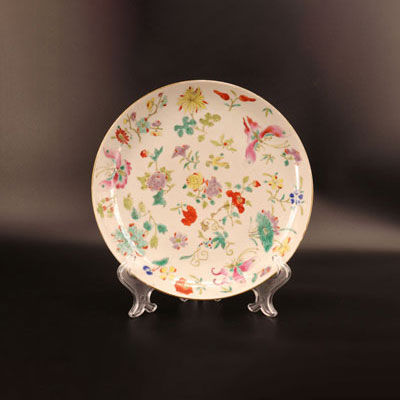 Assiette porcelaine de chine à décor de fleurs et papillons