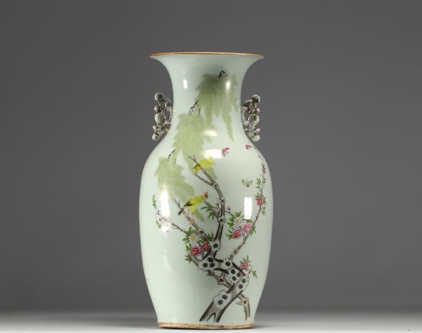 China - Porcelain vase decorated with birds and floral motifs - 20th century