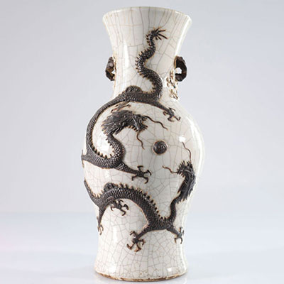 China Nanking porcelain vase with dragon decoration 19th