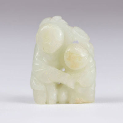Jade blanc sculpté de personnages entrelaces, Chine dynastie Qing