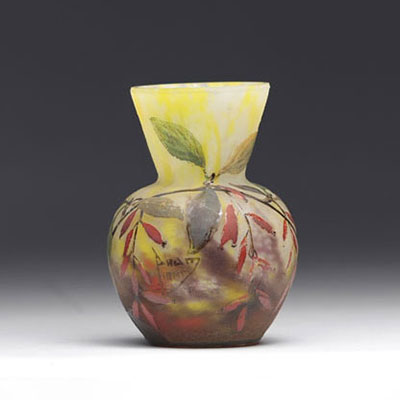 Daum Nancy multi-layered vase decorated with red fruits