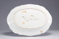 Meissen grand plat de table en porcelaine à décor d'oiseaux sur fond blanc