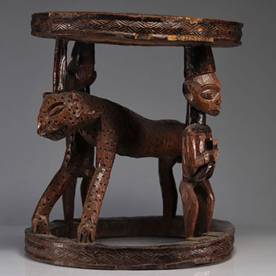 Chieftaincy stool, patinated wood, Cameroon, Bamileke, second half of the 20th century