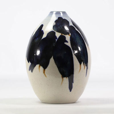 Charles CATTEAU (1880-1966) Rare vase with polychrome decoration of stylized crows Kéramis stoneware