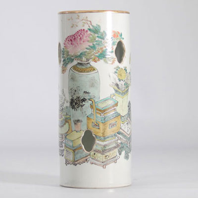 Porcelain hat stand from la famille rose decorated with furnitures drawings and Chinese characters