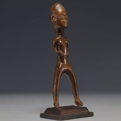 Baoulé (Ivory Coast): slingshot / carved wooden sling (Ex coll Simpson)