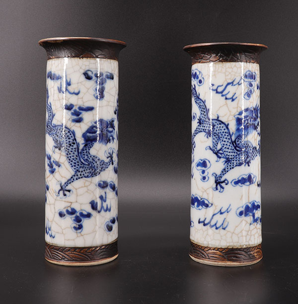 Paire de vases cylindriques-  Nankin - à décor de dragons 